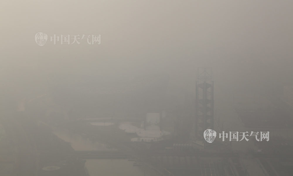 鸟瞰红色预警下的北京  地标消失不见 (组图)