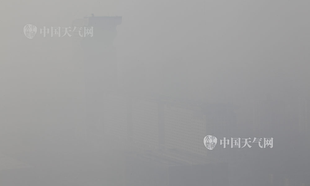 鸟瞰红色预警下的北京  地标消失不见 (组图)