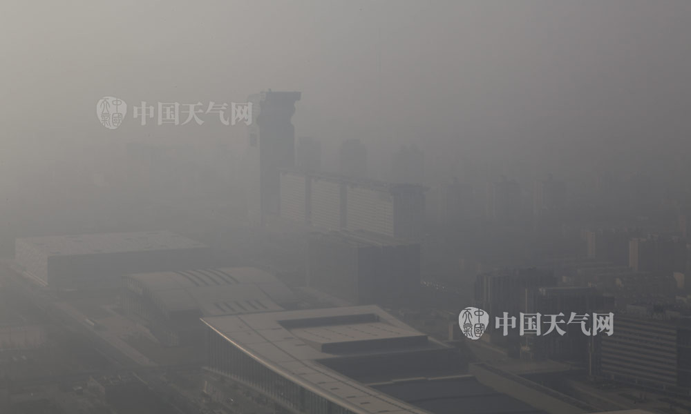 鸟瞰红色预警下的北京  地标消失不见 (组图)