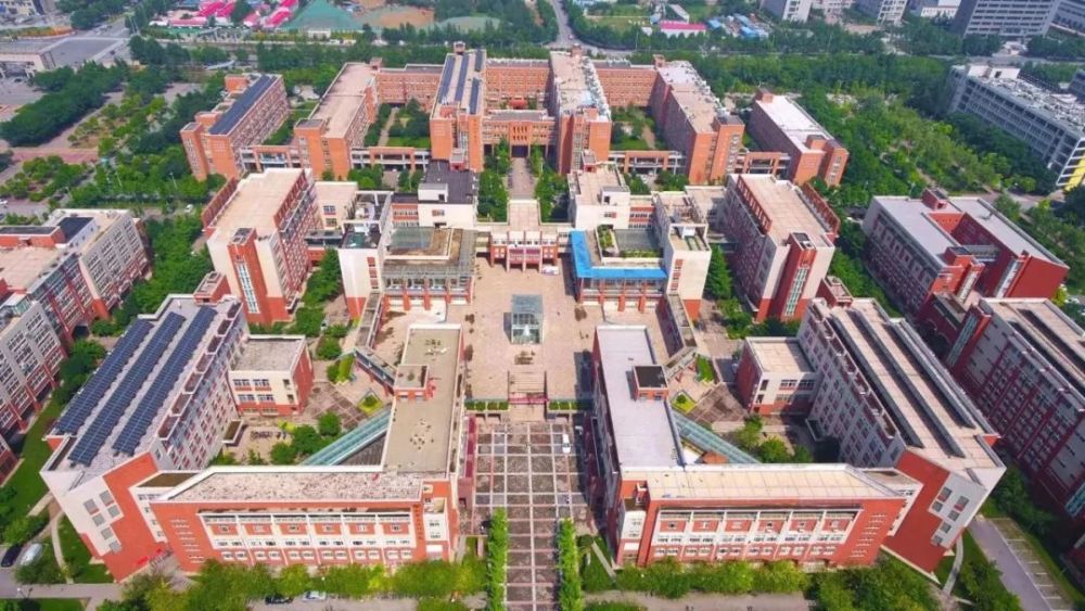 郑州大学(新校区)航拍图