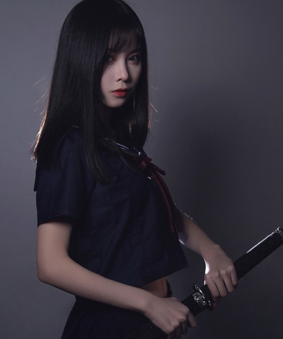 小姐姐cos病娇jk,眼睛里似乎有星星,网友:神仙颜值!