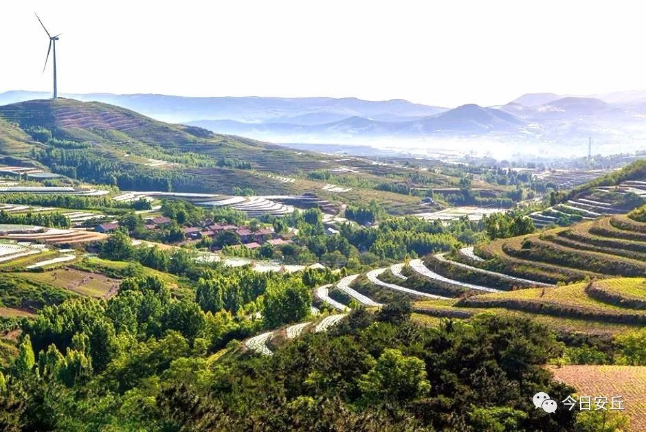 在安丘西南山区,隐藏着一幅大型的山水画卷!快来看看它的真面目.