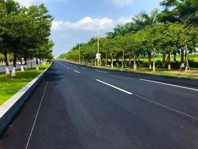 光明又一波道路铺上沥青!