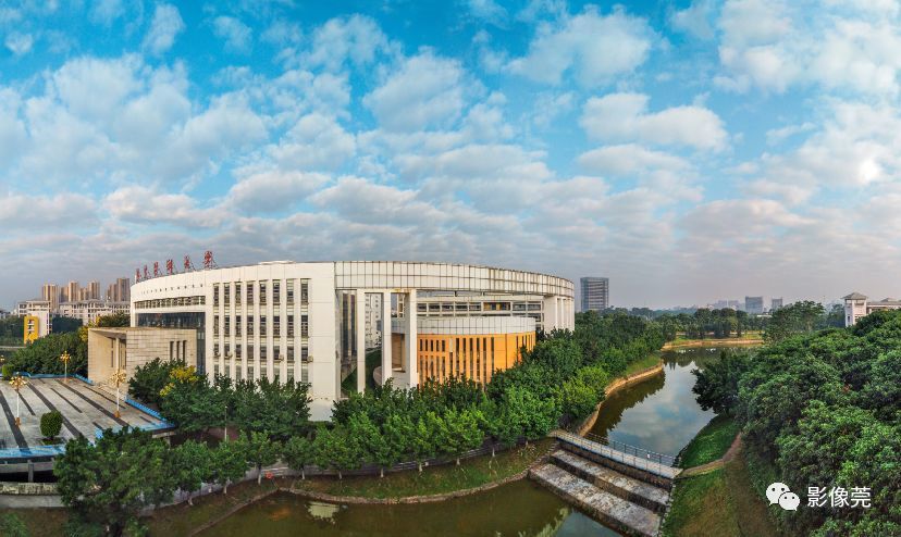 拍下美美的风光大片 广东医科大学松山湖校区 校园设计出自东莞藉院士