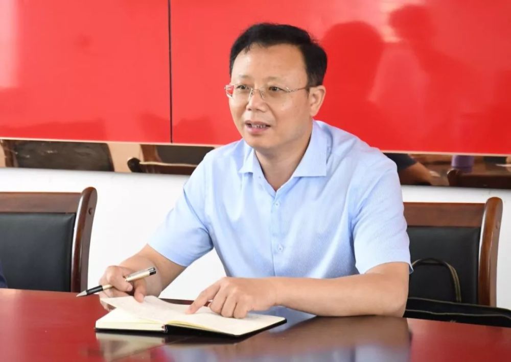 襄州法院党组书记,院长周俊庆深入扶贫联系点调研精准