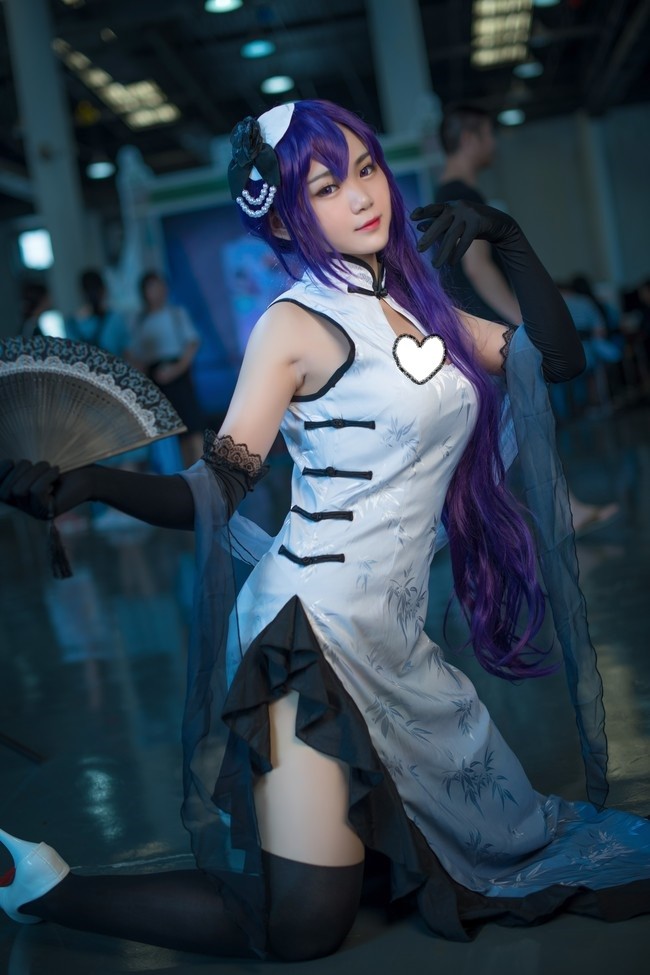 cosplay:v家墨清弦,旗袍紫发御姐范十足!