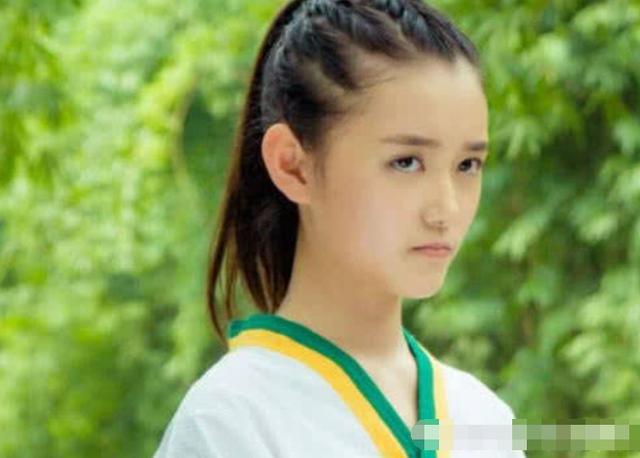 还记得《旋风少女》里的金敏珠?今年参加高考,颜值美