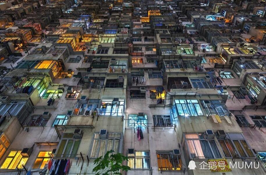 在香港大多数人居住的房子面积可能都没有我们的房子大,甚至一些生活