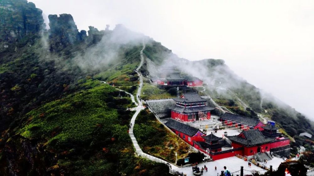 而近日向来被称为中国佛教四大名山安徽九华山四川峨眉山浙江普陀山