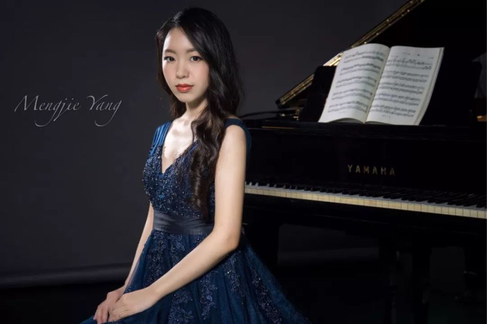 这个会开飞机的美女钢琴老师,告诉了我们学琴的终极