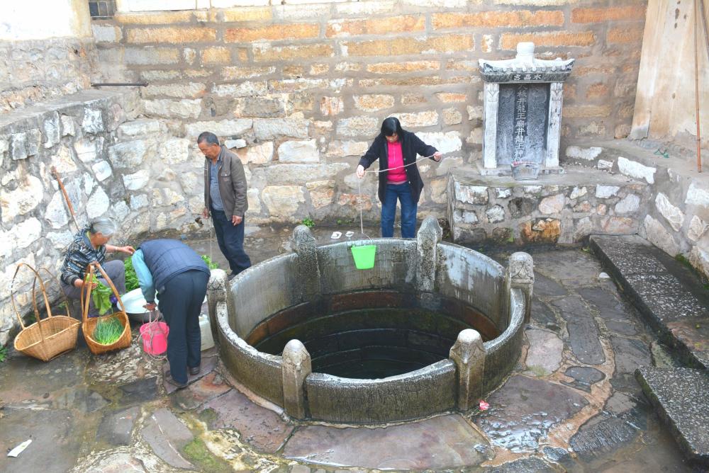 在中国的大地上,留下了数以万计的古井,数百年甚至上千年历史的古井也