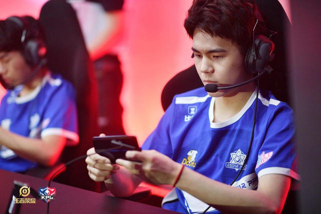 剃头之约吹了?久诚赛前曾承诺eStar夺冠要陪