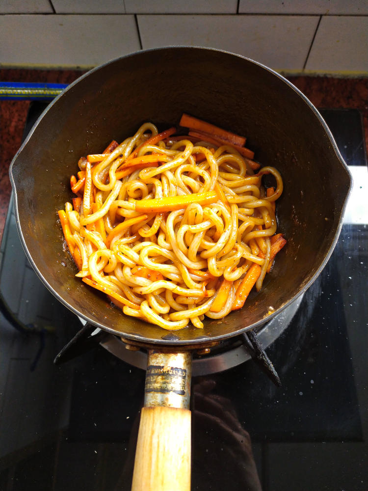 雪平锅料理 炒乌冬面fried Udon 看点快报