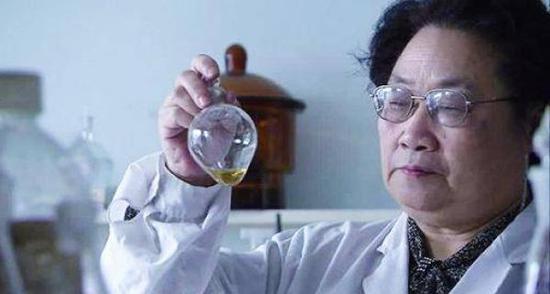 屠呦呦最新论文写了什么：用好青蒿素是抗疟必然选择