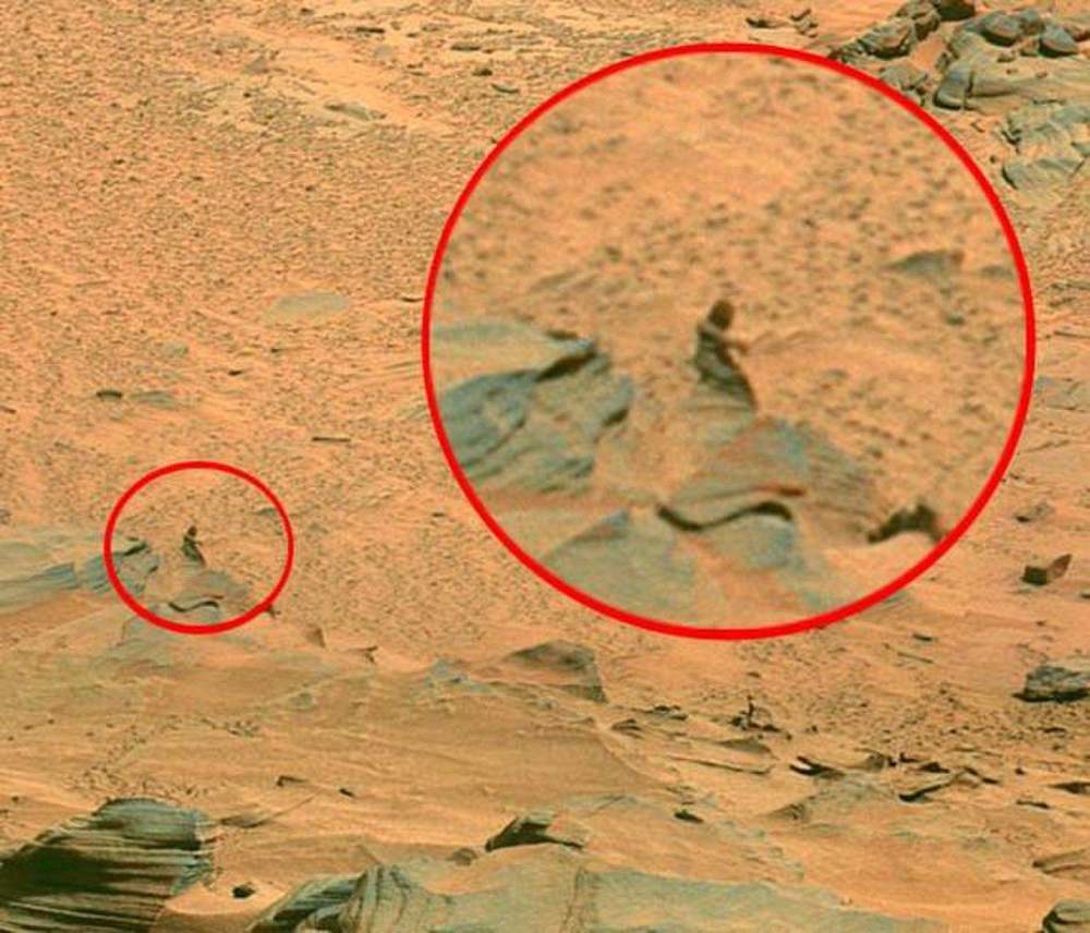 探测器传回照片,火星现"神秘"建筑!像极了埃及金字塔