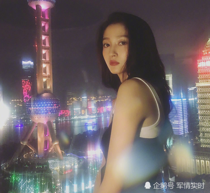 关晓彤ins微博私服更新,觉得她是现实版全智贤,最后那