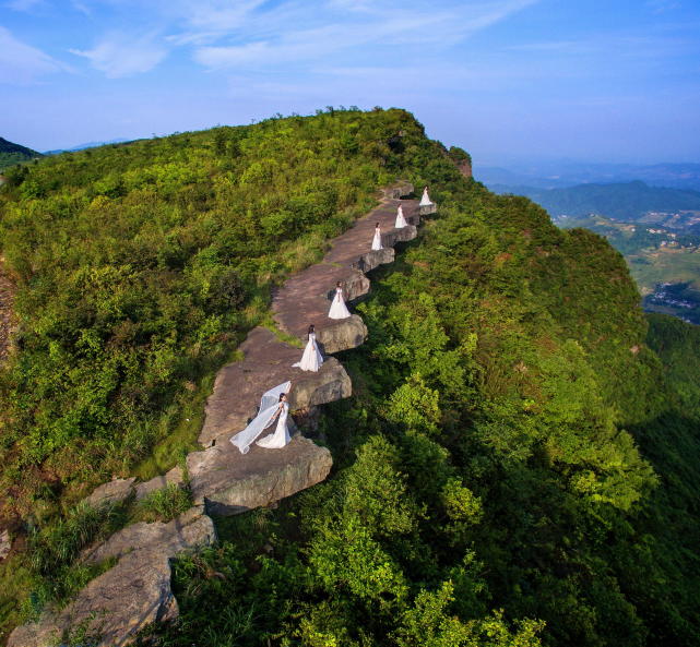 秀山首届"金山银山"文化旅游节将于6月26日在川河盖景区举行