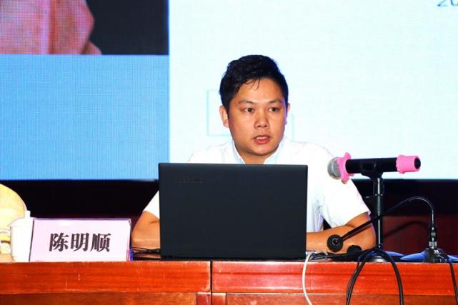 陕西传媒网视频记者陈明顺 此外,来自陕西传媒网的两名记者许瑶