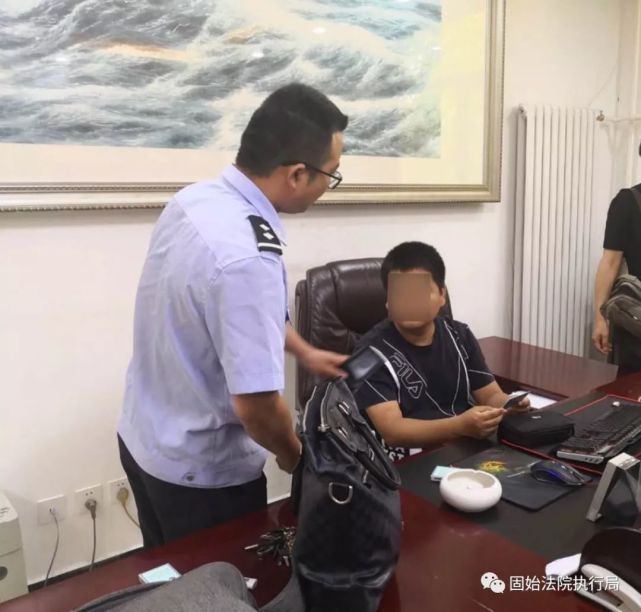 在北京,固始法院执行局拒执小组执行在进行