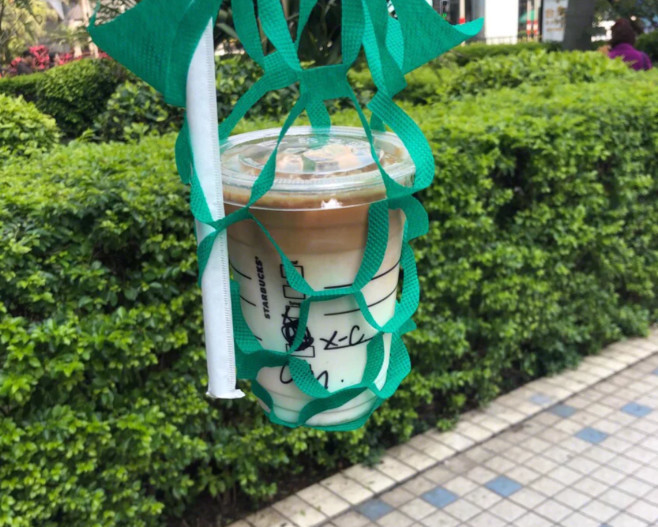 星巴克的包装真没让人失望,这个饮料打包袋,回头率不是一般的高