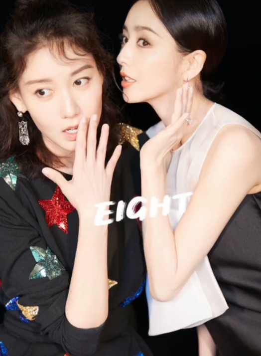 佟丽娅高露两人合影被疯传,看到图5后,网友:羡慕不来