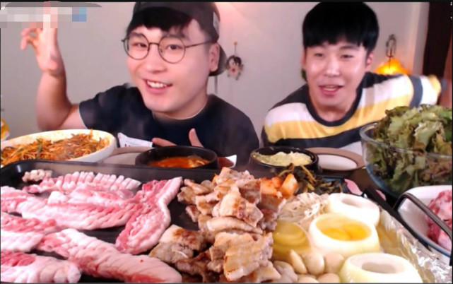 火遍全国的网络吃播是假的？知情人暴行业内密，原来我们都被骗了（组图） - 4