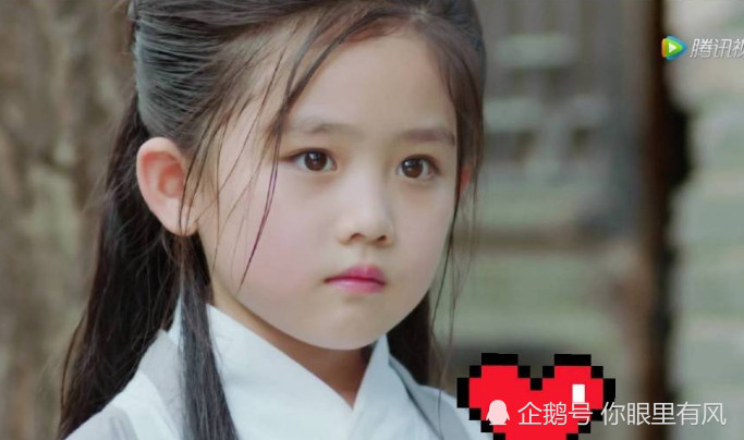 小乐童"整容式"长大,现在美的像初恋,难怪邓伦孙怡这么宠她!