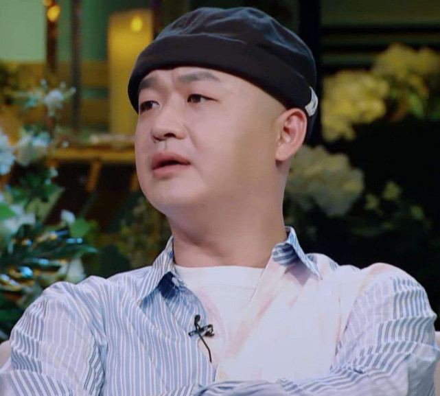 包贝尔自称自己是混血儿,当看到他小学照片时,网友:我