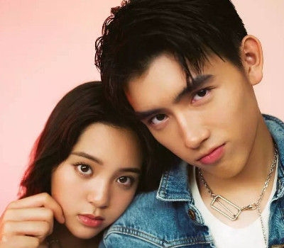 陈飞宇盯张子枫13秒是兄妹情,他看欧阳娜娜的样子 ,让