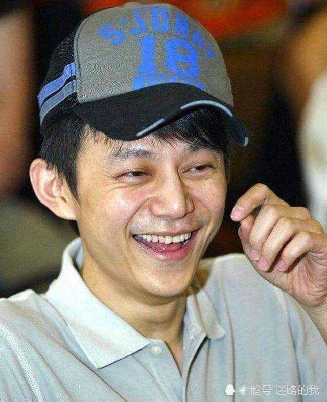 哪有什么不老男神,看到何炅卸妆后的样子,模样跟想象