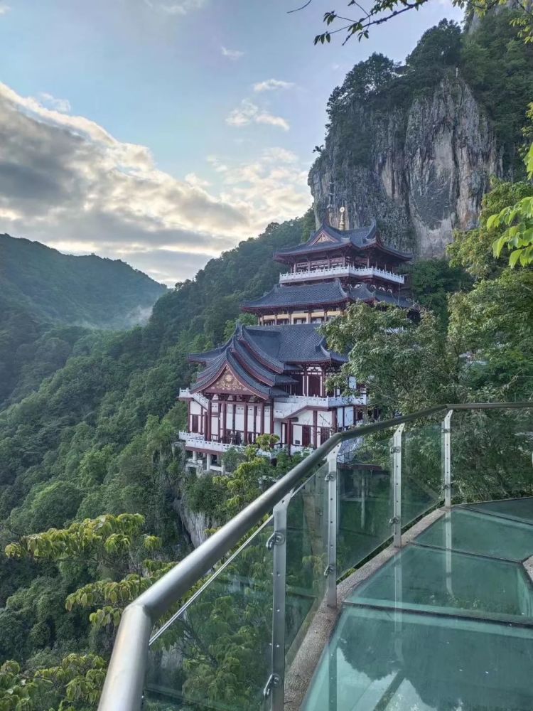 南宫云海似"云霄"南宫仙境美如画世界那么大,你想来南宫山看看嘛?