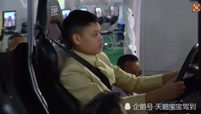 14岁泰王小子被传有精神疾病,王储地位岌岌可危