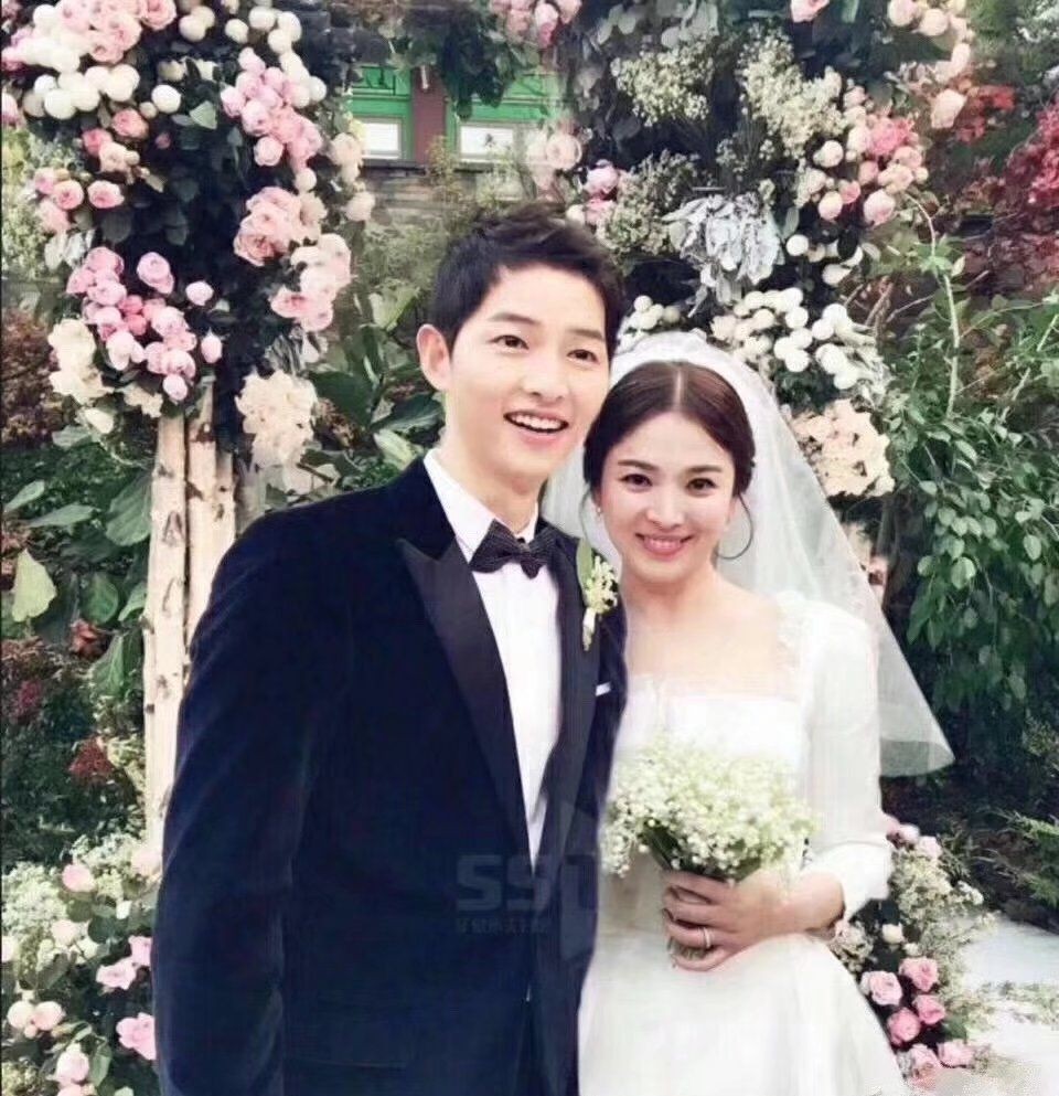宋慧乔婚纱_宋慧乔婚纱礼服图片