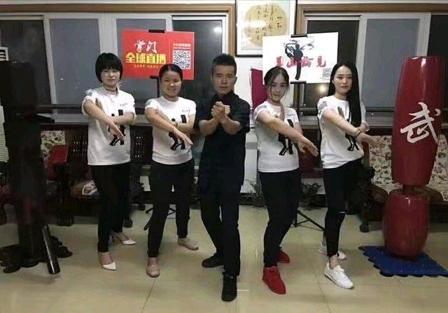咏春余昌华称徒弟丁浩将战七冠王职业选手!网友:外号七个冠军吗