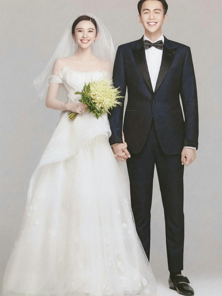 婚纱照西服_婚纱照西服配黑衬衫