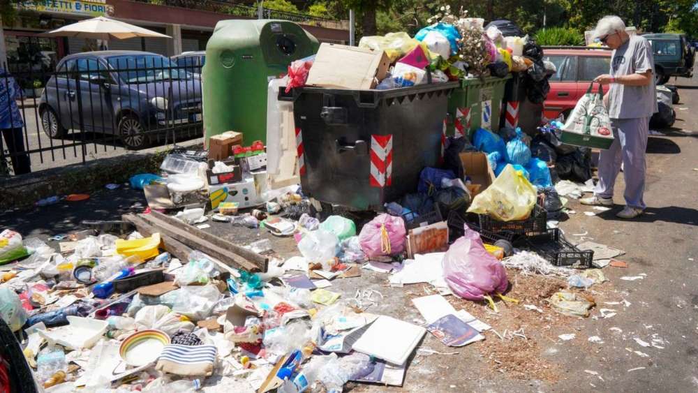 罗马街头垃圾成堆