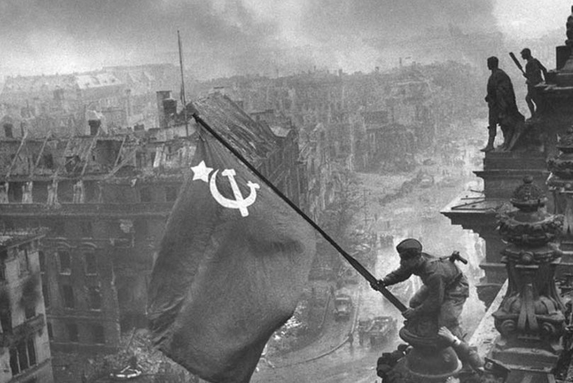 二战德国战败前的照片,战争胜利和失败的,对哪一方都不好