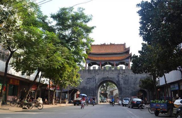 不到一年时间,投资996万元,南阳新野县建了个旅游景点,免费