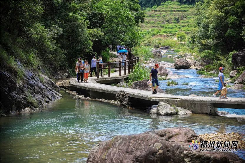 暑意 带给游人丝丝清凉 经过村庄建设,文物保护, 道路整修与旅游开发