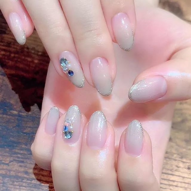 今年最精致的网红美甲细边法式超适合新娘