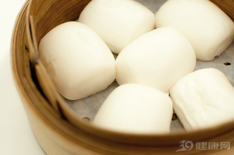 因孩子爱吃的食物，一家四口接连患上白血病，甲醛竟超标400倍