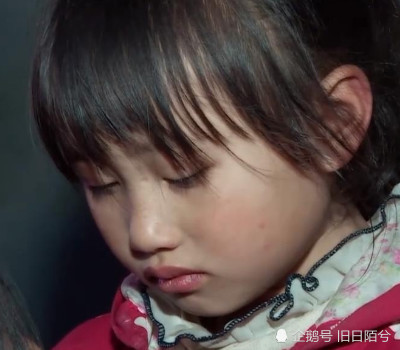 还记得《变形计》的丽姐吗?"表情包"女孩变女神,美到