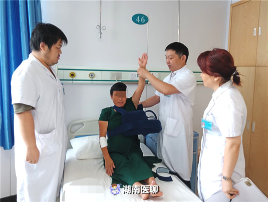 郴州老太摊上冰冻肩,半夜被疼醒!要命的肩膀