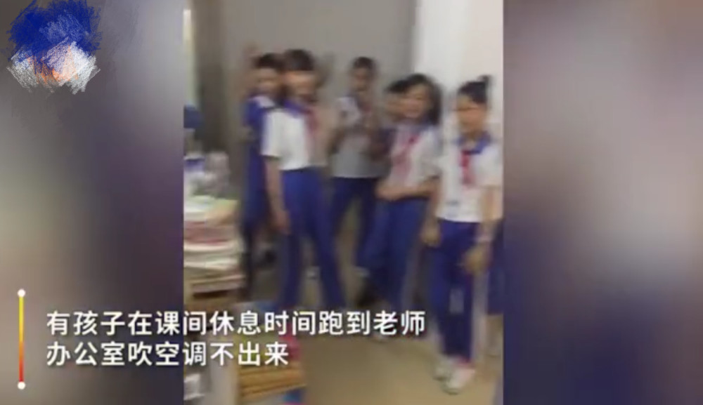 学生光膀子午休,网友不