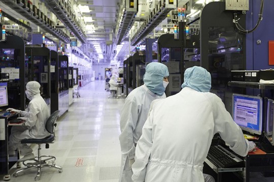 8亿元),推进对半导体材料,零部件和设备的研发,正在对此进行可行性