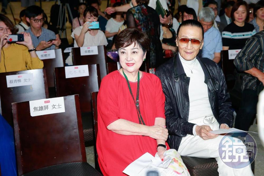 甄珍与谢贤离婚至今43年,谢贤今日仍公开告白「我永远爱她.