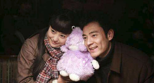 李光洁结婚前妻郝蕾上热搜,曾因他出轨当街痛哭,被骂