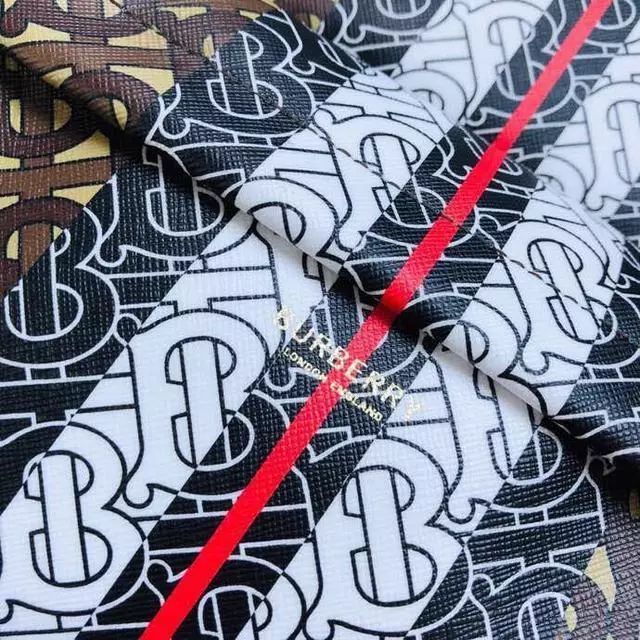 宝莉2019年tb的新款购物袋 bur巴 burberry 巴宝莉长款tb logo全拉链