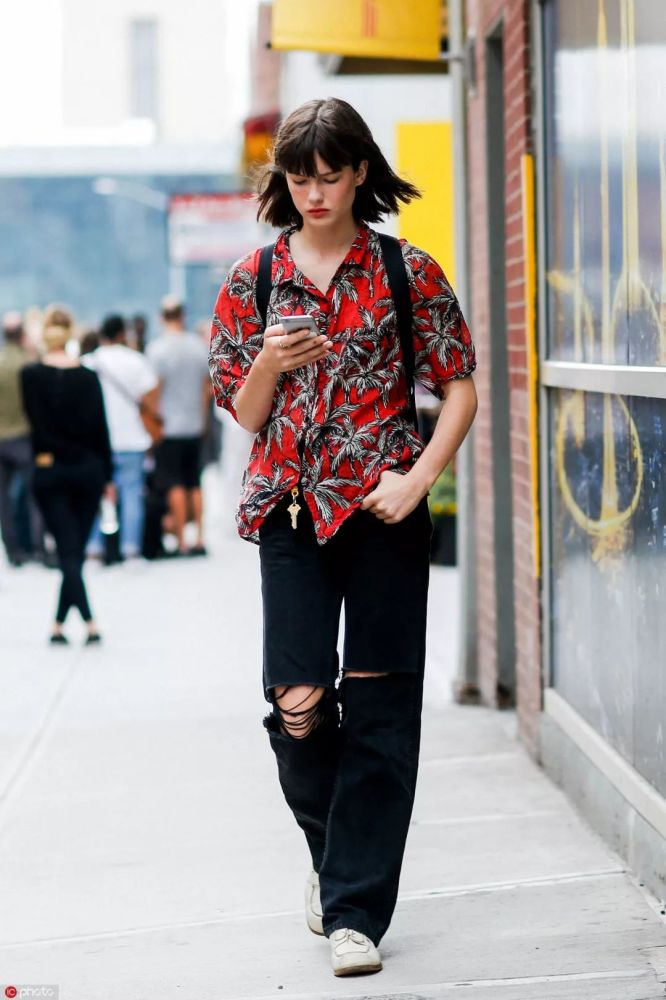 张雪迎撞衫大表姐,你觉得谁赢了