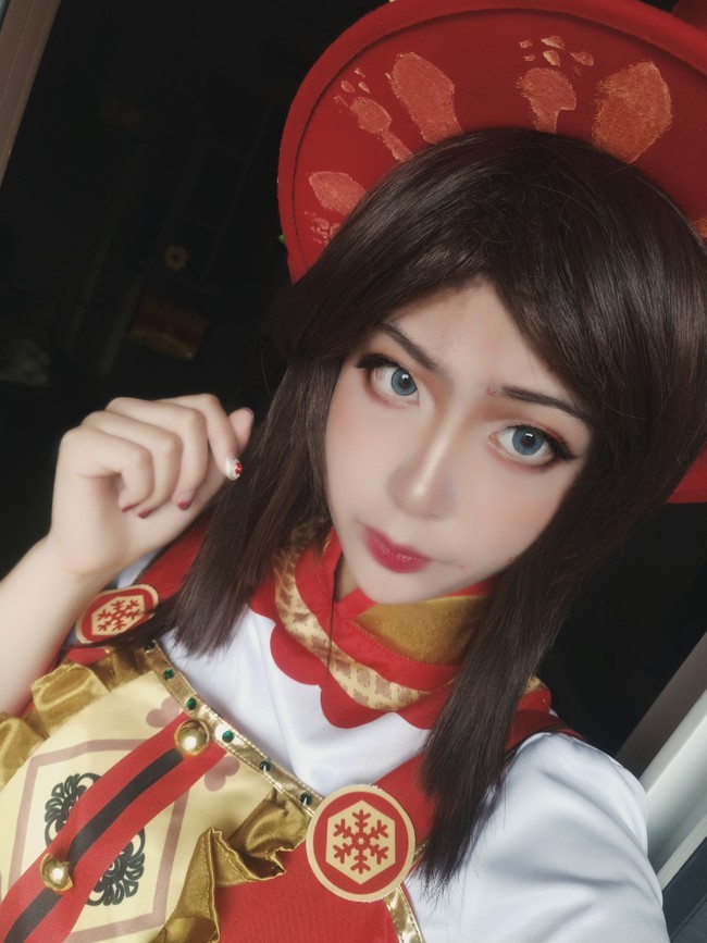 第五人格cos正片:园丁——罗刹绯春,网友:鼻子上一斤